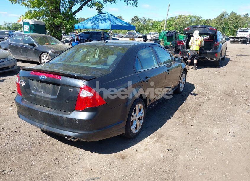 Photo 4 of 2012 Ford Fusion SE (VIN 3FAHP0HA9CR165499)