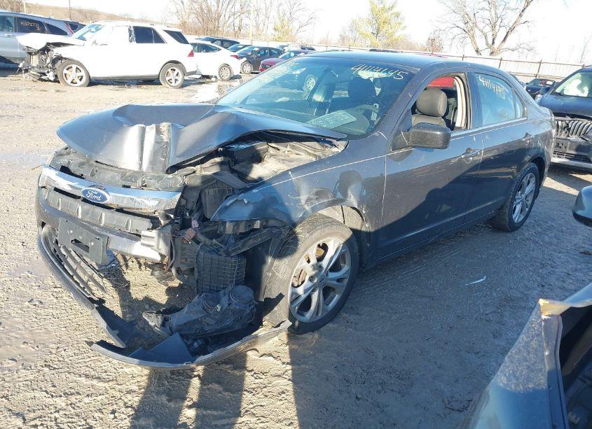 Photo 2 of 2012 Ford Fusion SE (VIN 3FAHP0HA9CR170332)