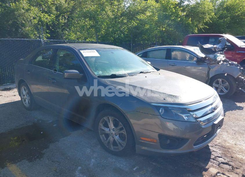 2012 Ford Fusion SE (VIN 3FAHP0HA9CR171027) main photo