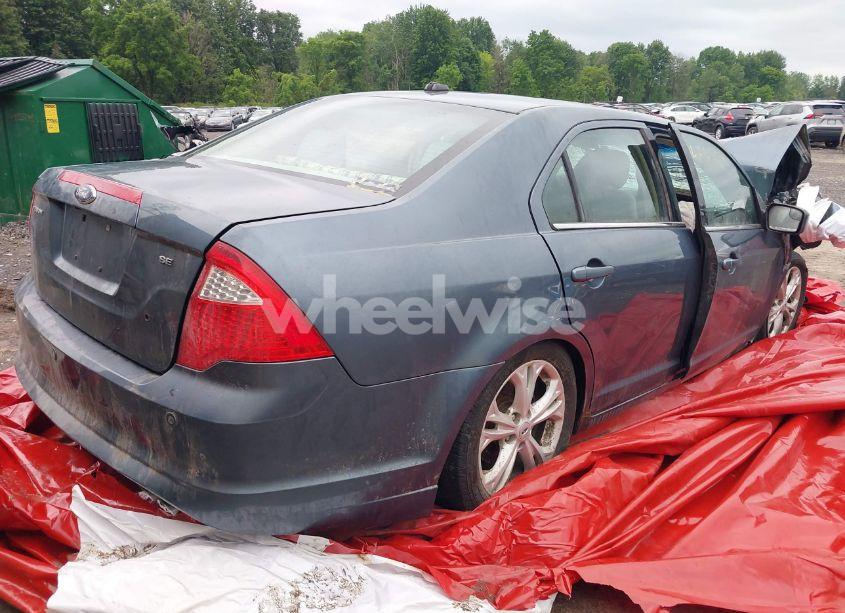 Photo 4 of 2012 Ford Fusion SE (VIN 3FAHP0HA9CR177815)