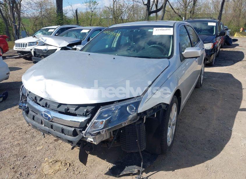 Photo 2 of 2012 Ford Fusion SE (VIN 3FAHP0HA9CR210330)