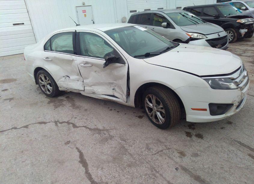 2012 Ford Fusion SE (VIN 3FAHP0HA9CR233316) main photo