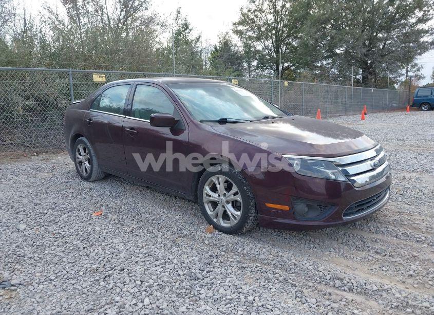 2012 Ford Fusion SE (VIN 3FAHP0HA9CR243070) main photo