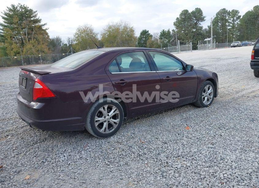 Photo 4 of 2012 Ford Fusion SE (VIN 3FAHP0HA9CR243070)