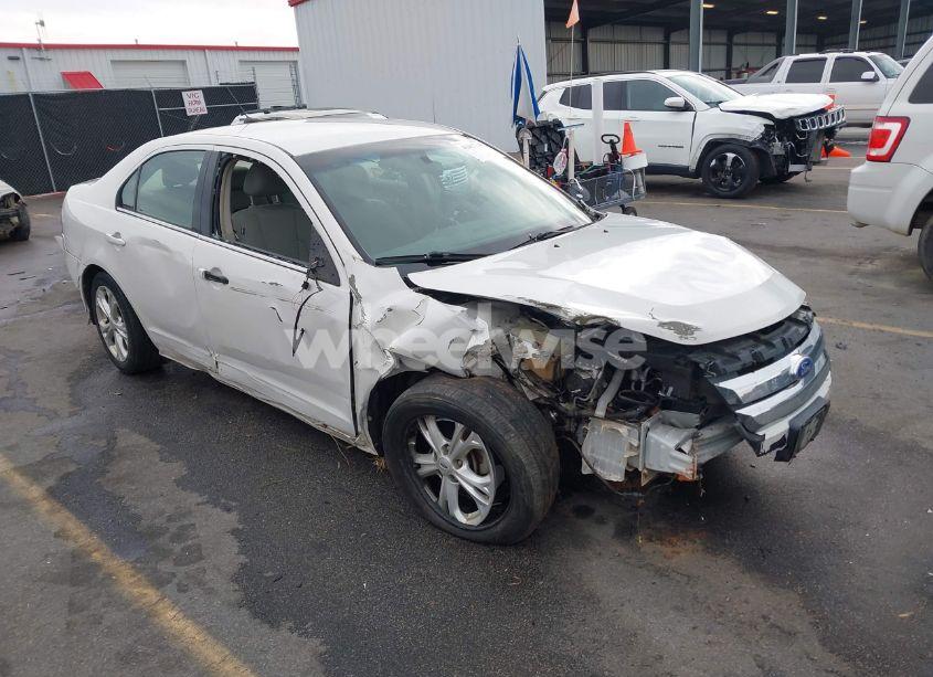 2012 Ford Fusion SE (VIN 3FAHP0HA9CR263612) main photo