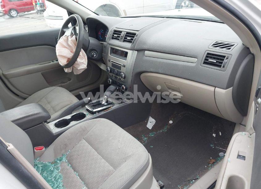 Photo 5 of 2012 Ford Fusion SE (VIN 3FAHP0HA9CR263612)