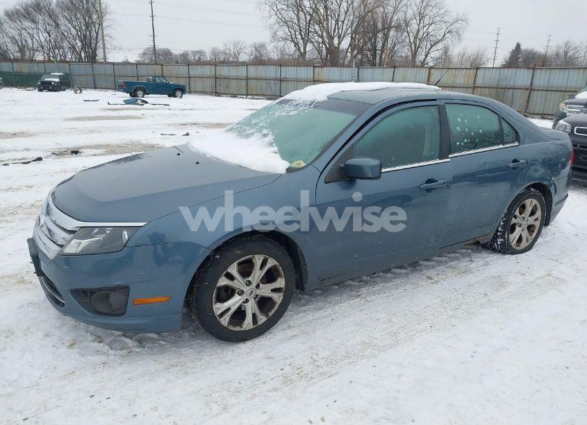 Photo 2 of 2012 Ford Fusion SE (VIN 3FAHP0HA9CR322724)