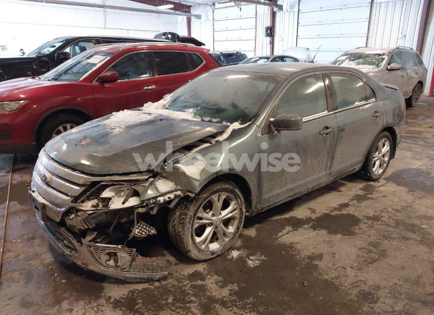 Photo 2 of 2012 Ford Fusion SE (VIN 3FAHP0HA9CR391364)