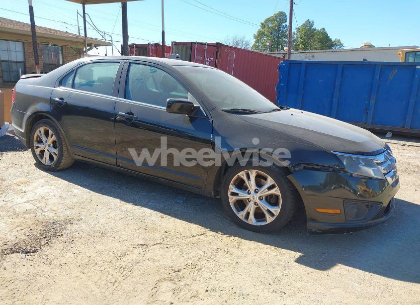 2012 Ford Fusion SE (VIN 3FAHP0HA9CR395947) main photo