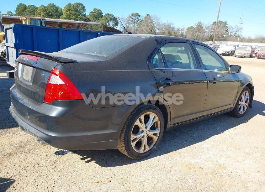 Photo 4 of 2012 Ford Fusion SE (VIN 3FAHP0HA9CR395947)