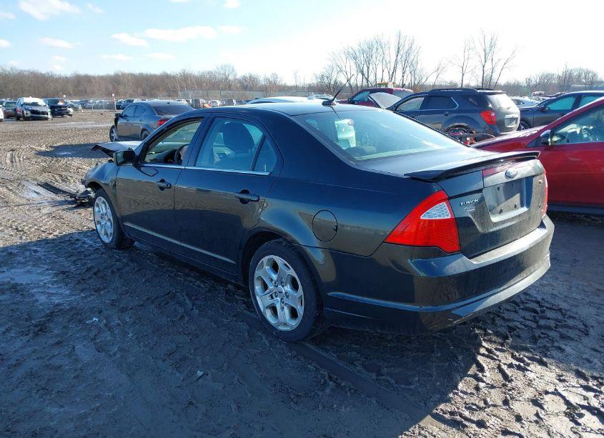 Photo 3 of 2010 Ford Fusion SE (VIN 3FAHP0HAXAR104286)