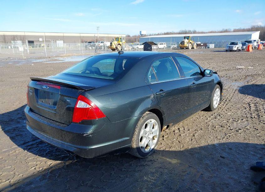 Photo 4 of 2010 Ford Fusion SE (VIN 3FAHP0HAXAR104286)