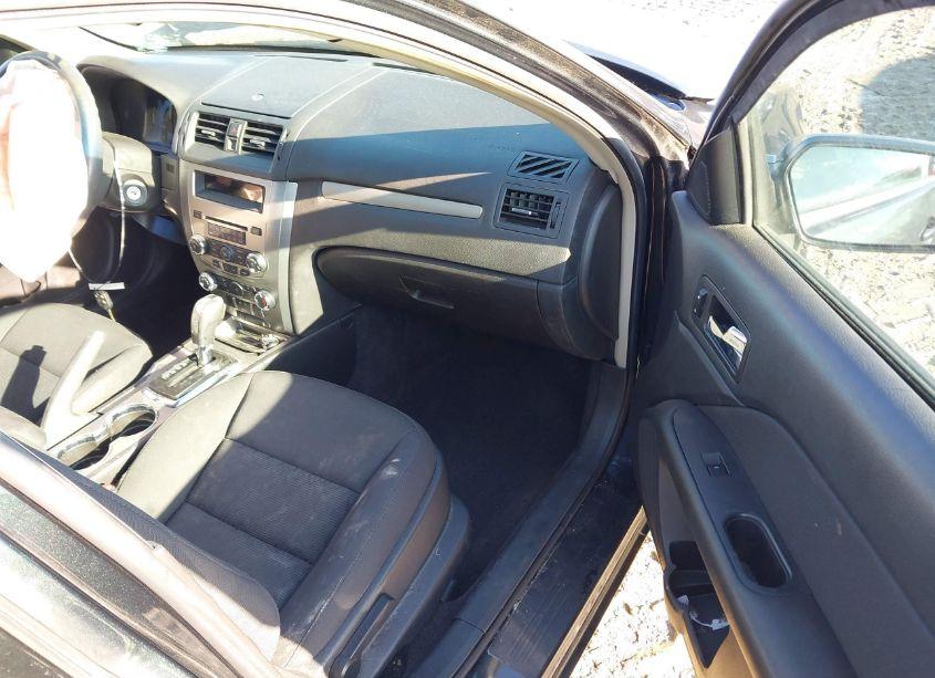 Photo 5 of 2010 Ford Fusion SE (VIN 3FAHP0HAXAR104286)