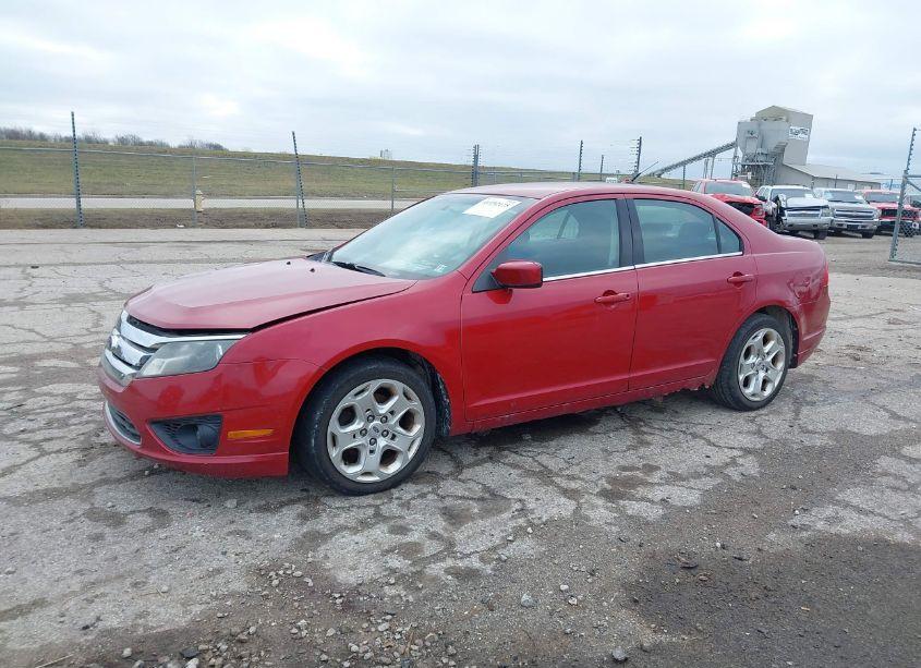 Photo 2 of 2010 Ford Fusion SE (VIN 3FAHP0HAXAR126756)