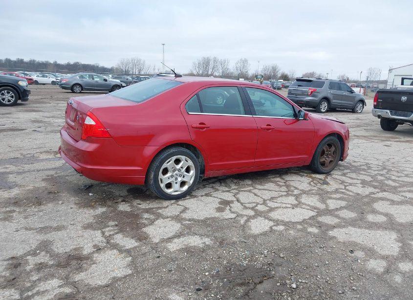 Photo 4 of 2010 Ford Fusion SE (VIN 3FAHP0HAXAR126756)