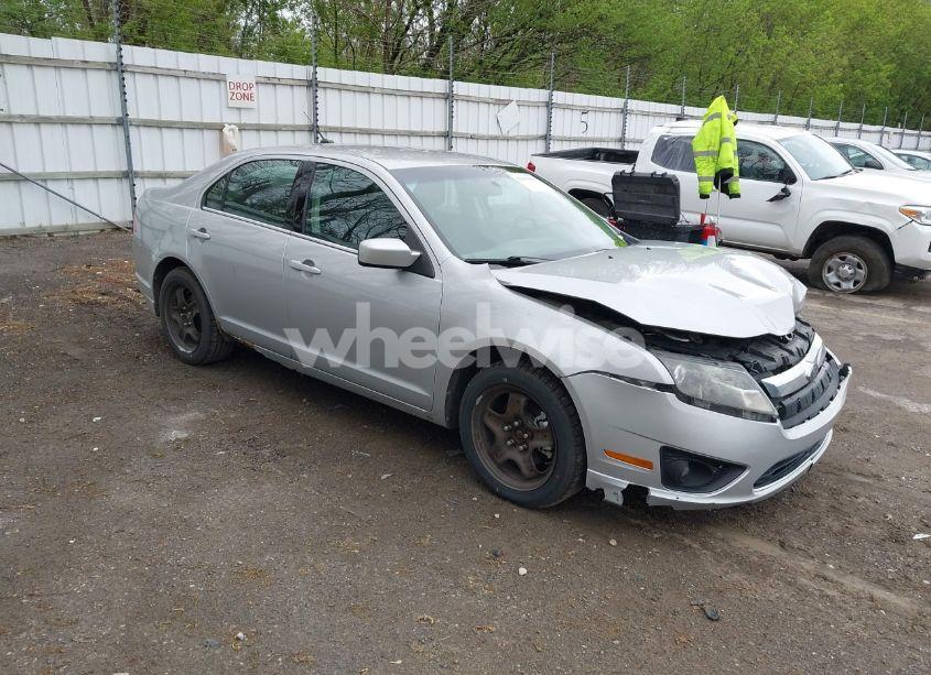 2010 Ford Fusion SE (VIN 3FAHP0HAXAR164973) main photo