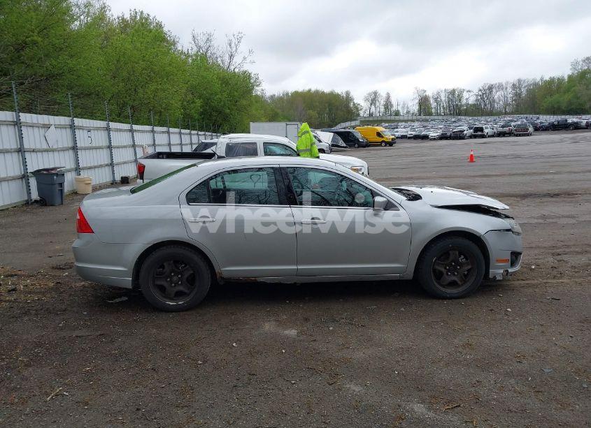 Photo 14 of 2010 Ford Fusion SE (VIN 3FAHP0HAXAR164973)