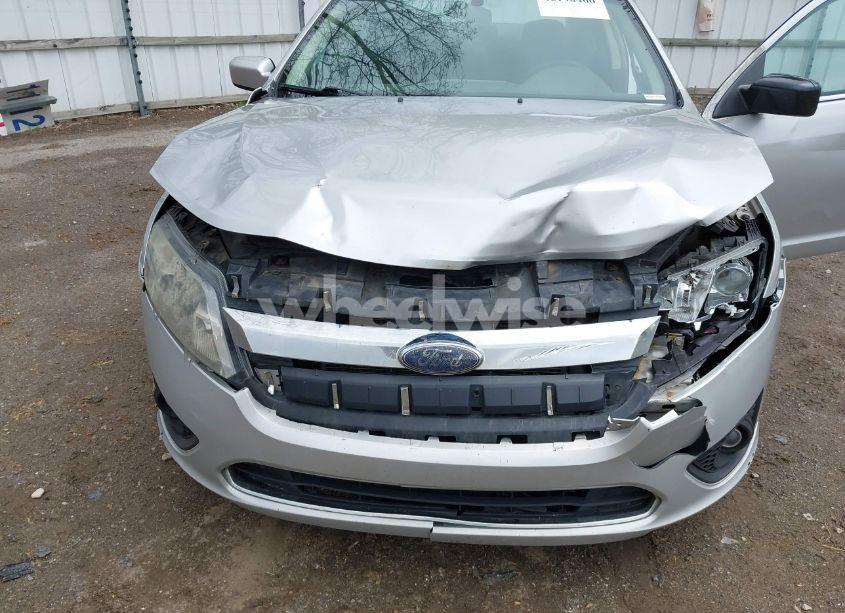 Photo 6 of 2010 Ford Fusion SE (VIN 3FAHP0HAXAR164973)