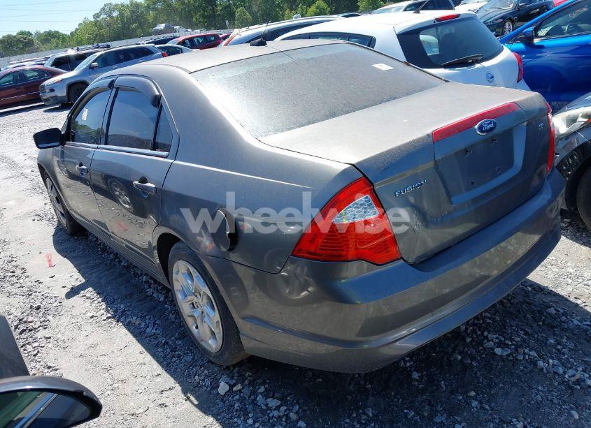 Photo 3 of 2010 Ford Fusion SE (VIN 3FAHP0HAXAR194104)