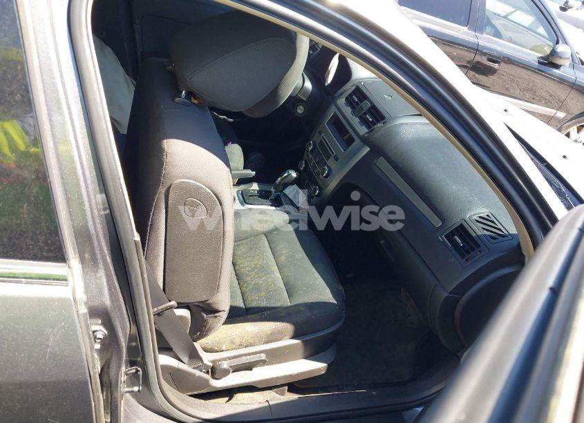 Photo 5 of 2010 Ford Fusion SE (VIN 3FAHP0HAXAR194104)