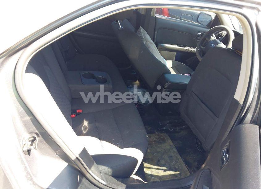 Photo 8 of 2010 Ford Fusion SE (VIN 3FAHP0HAXAR194104)