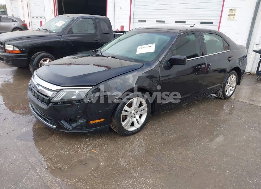 Photo 2 of 2010 Ford Fusion SE (VIN 3FAHP0HAXAR201469)