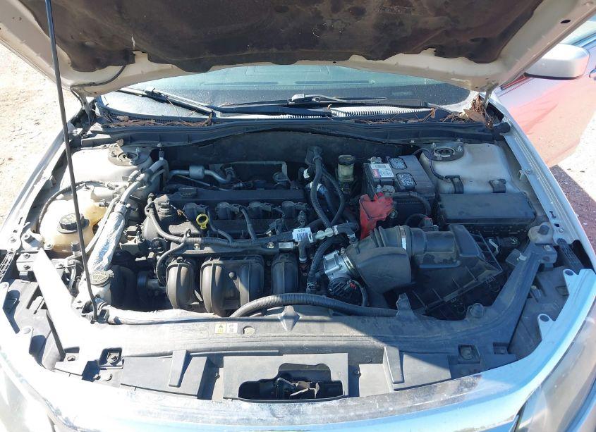 Photo 10 of 2010 Ford Fusion SE (VIN 3FAHP0HAXAR213895)