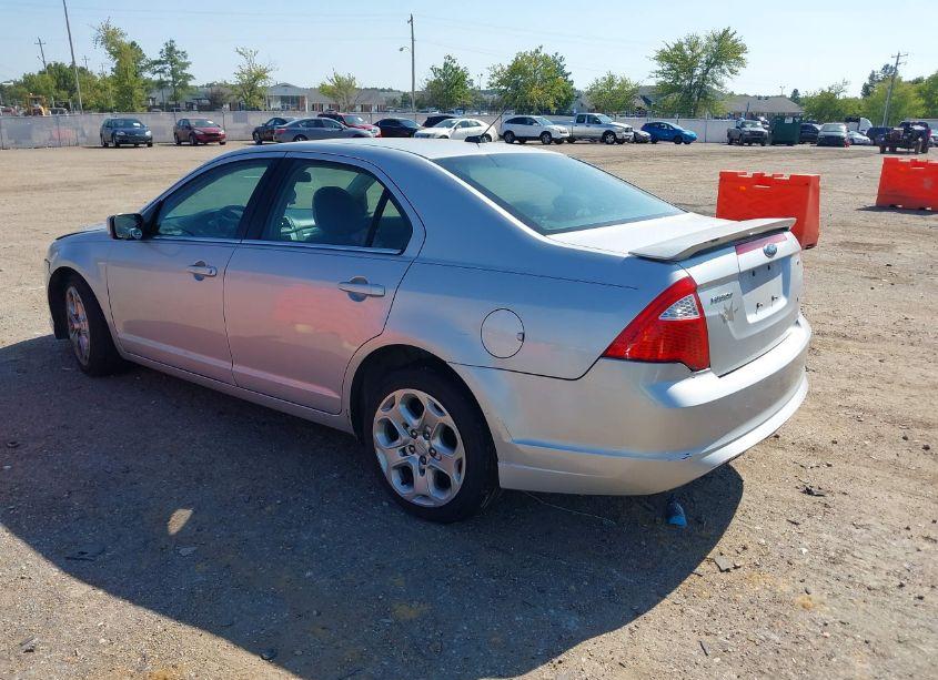 Photo 3 of 2010 Ford Fusion SE (VIN 3FAHP0HAXAR213895)