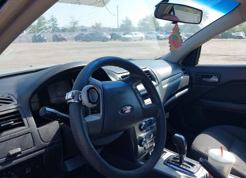 Photo 5 of 2010 Ford Fusion SE (VIN 3FAHP0HAXAR213895)