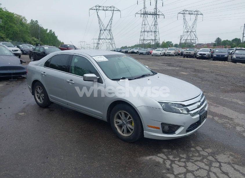 2010 Ford Fusion SE (VIN 3FAHP0HAXAR275460) main photo