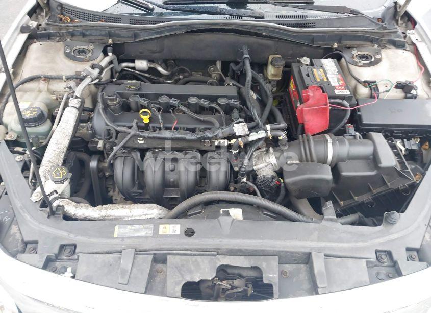 Photo 10 of 2010 Ford Fusion SE (VIN 3FAHP0HAXAR275460)