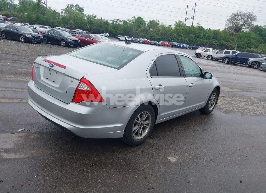 Photo 4 of 2010 Ford Fusion SE (VIN 3FAHP0HAXAR275460)