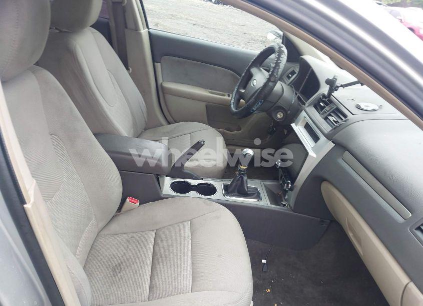 Photo 5 of 2010 Ford Fusion SE (VIN 3FAHP0HAXAR275460)