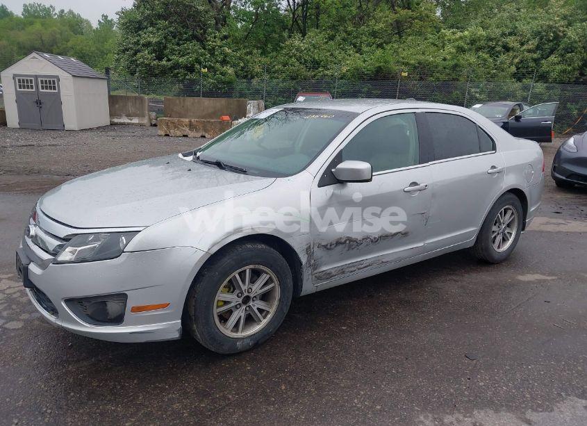 Photo 6 of 2010 Ford Fusion SE (VIN 3FAHP0HAXAR275460)