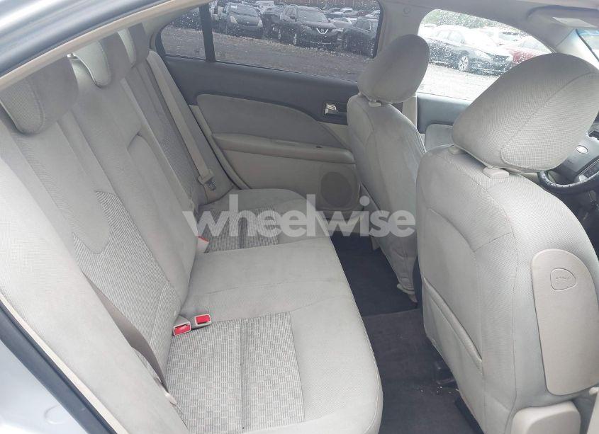 Photo 8 of 2010 Ford Fusion SE (VIN 3FAHP0HAXAR275460)