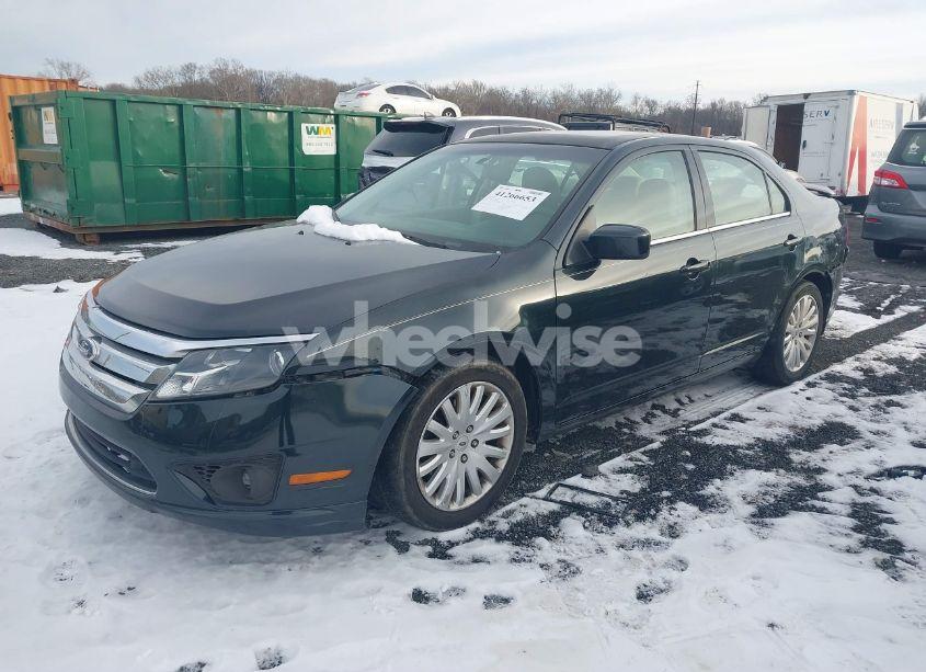 Photo 2 of 2010 Ford Fusion SE (VIN 3FAHP0HAXAR279234)