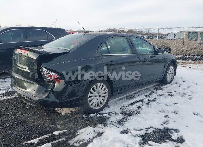 Photo 4 of 2010 Ford Fusion SE (VIN 3FAHP0HAXAR279234)