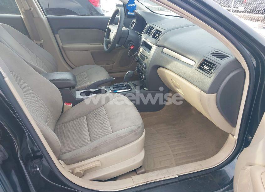 Photo 5 of 2010 Ford Fusion SE (VIN 3FAHP0HAXAR279234)