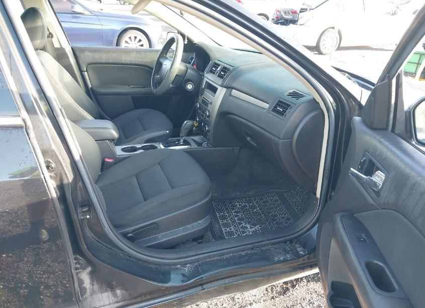 Photo 5 of 2010 Ford Fusion SE (VIN 3FAHP0HAXAR288046)