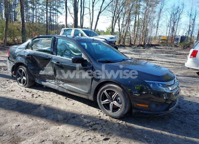 2010 Ford Fusion SE (VIN 3FAHP0HAXAR301944) main photo