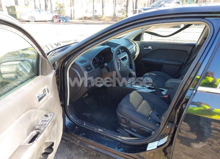 Photo 5 of 2010 Ford Fusion SE (VIN 3FAHP0HAXAR301944)