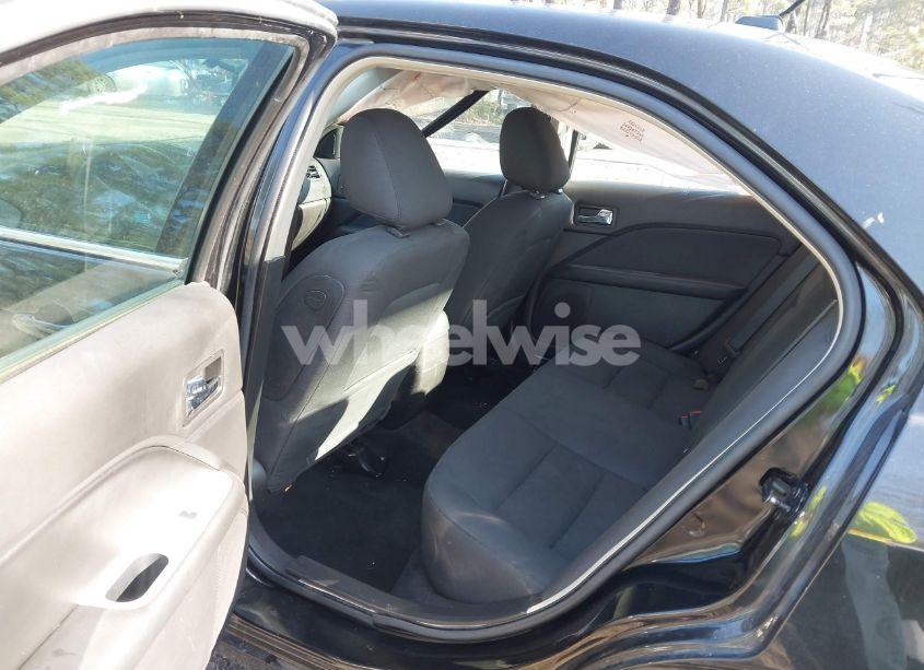 Photo 8 of 2010 Ford Fusion SE (VIN 3FAHP0HAXAR301944)