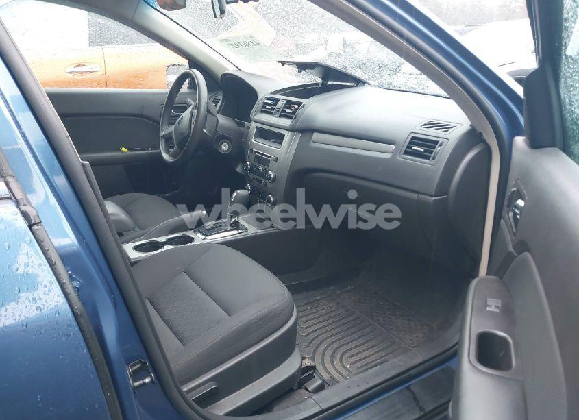 Photo 5 of 2010 Ford Fusion SE (VIN 3FAHP0HAXAR319540)