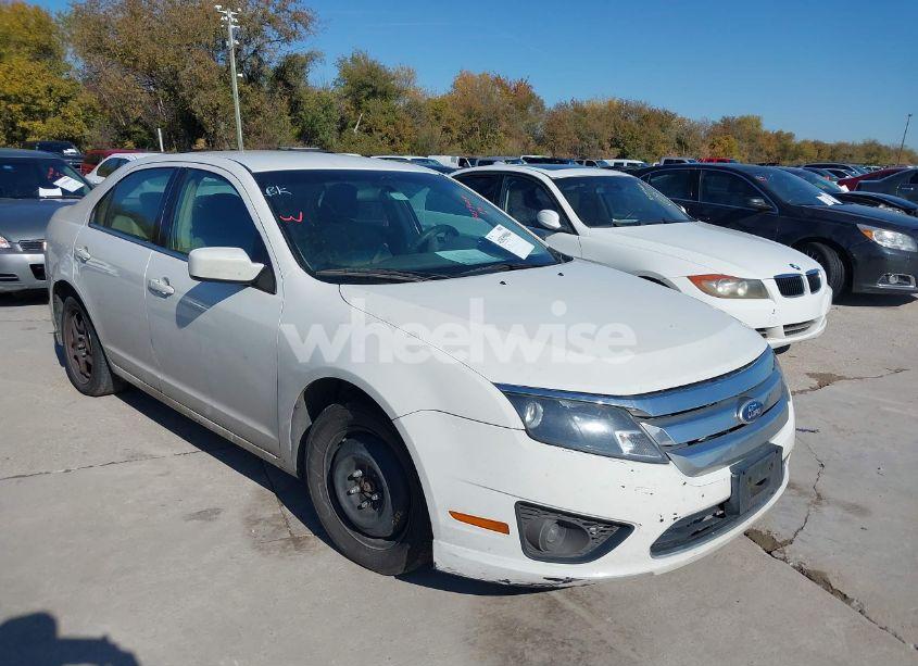 2010 Ford Fusion SE (VIN 3FAHP0HAXAR326097) main photo