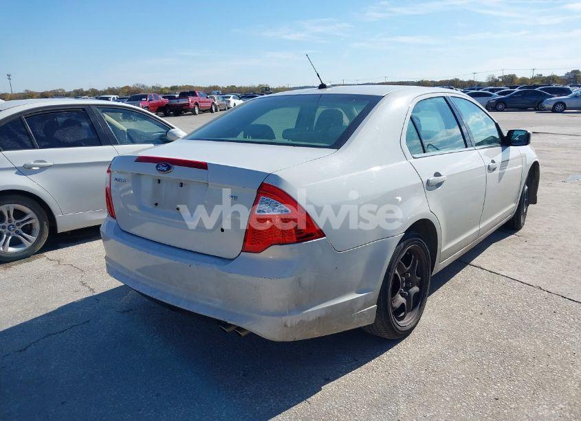 Photo 4 of 2010 Ford Fusion SE (VIN 3FAHP0HAXAR326097)