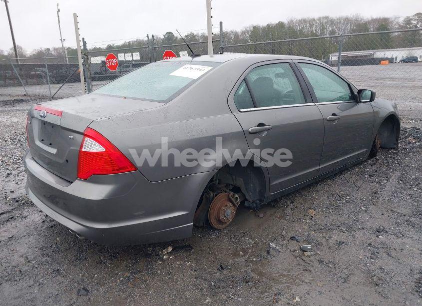 Photo 4 of 2010 Ford Fusion SE (VIN 3FAHP0HAXAR334068)