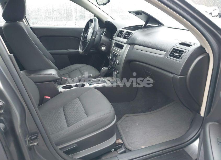 Photo 5 of 2010 Ford Fusion SE (VIN 3FAHP0HAXAR334068)
