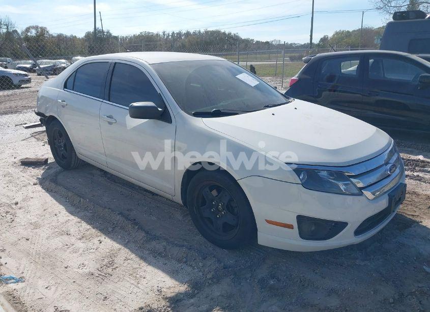 2010 Ford Fusion SE (VIN 3FAHP0HAXAR354093) main photo