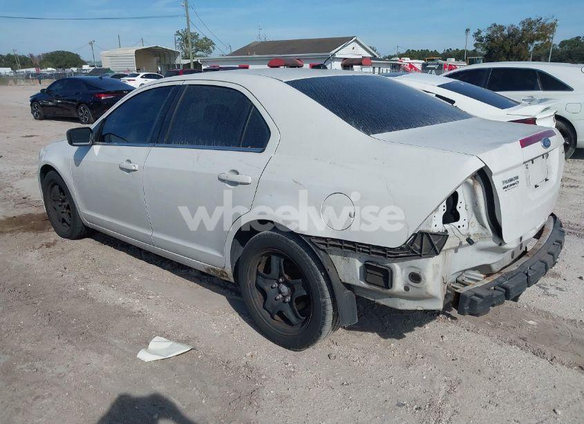 Photo 3 of 2010 Ford Fusion SE (VIN 3FAHP0HAXAR354093)