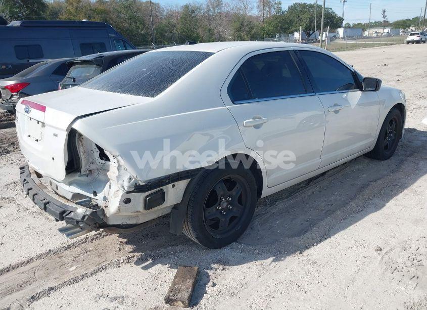 Photo 4 of 2010 Ford Fusion SE (VIN 3FAHP0HAXAR354093)